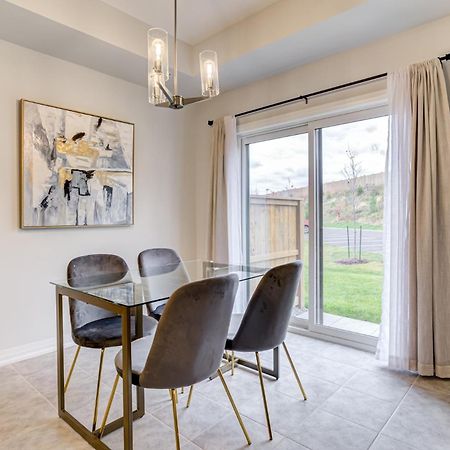 Luxury Living At The Falls - 4 Bed House Ниагарски водопад Екстериор снимка