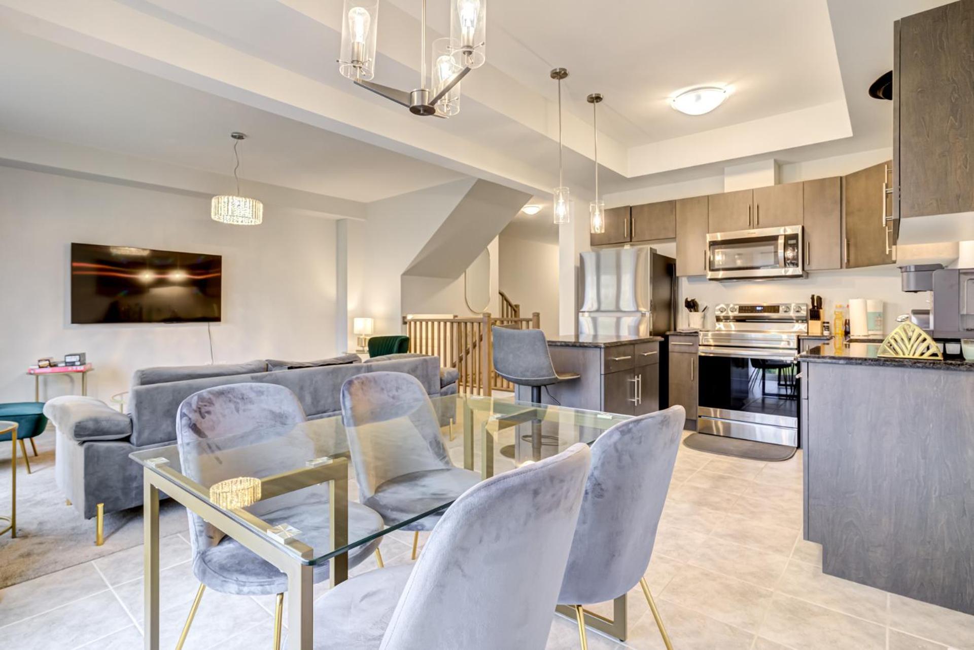 Luxury Living At The Falls - 4 Bed House Ниагарски водопад Екстериор снимка
