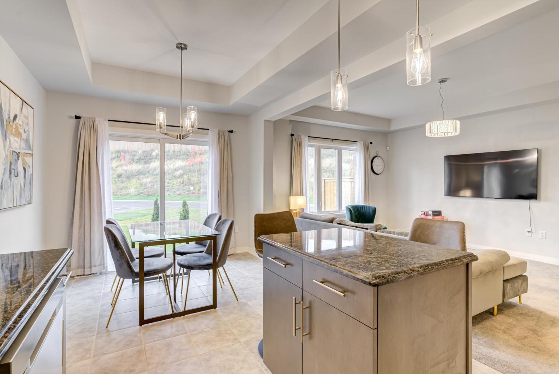 Luxury Living At The Falls - 4 Bed House Ниагарски водопад Екстериор снимка